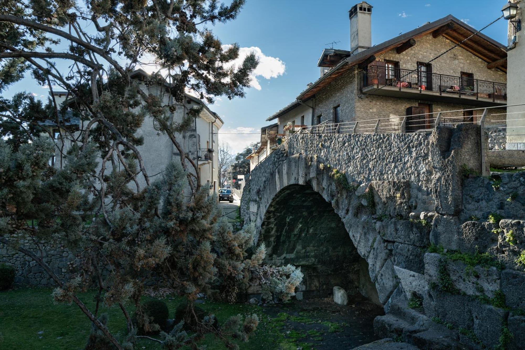 Alpine Apartment Aosta Exteriör bild