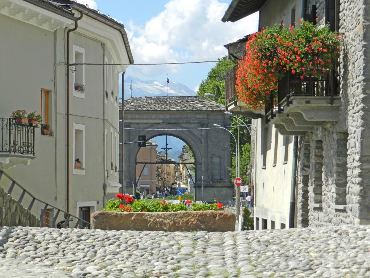 Alpine Apartment Aosta Exteriör bild